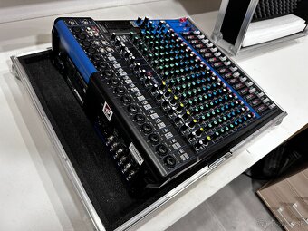 Yamaha MG20XU Analógový mixpult v CASE - 3