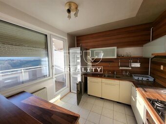 ZARIADENÝ 4+KK BYT, ŽILINA-HÁJIK, PETZVALOVA UL., LOGGIA... - 3