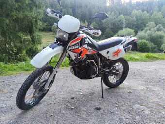 KTM LC4 400 EGS-E (Rezervovaná) - 3