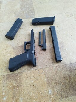 Glock 17 gen.3 9x19 Austria - 3