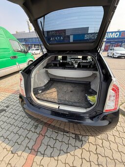 Toyota prius +LPG - 3