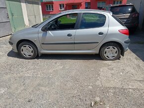Peugeot 206 len 104000km - 3