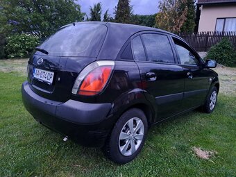 Kia Rio - 3