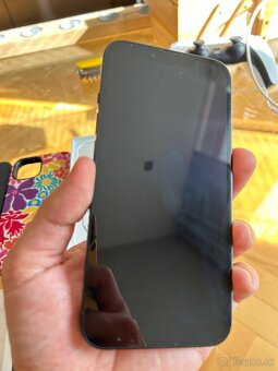 Predám iPhone 13, 128 GB, batéria 88% - 3