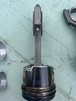 Ojnice a piesty BMW N57D30A - 3