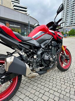 Kawasaki Z900 50th Anniversary (2022) - 3