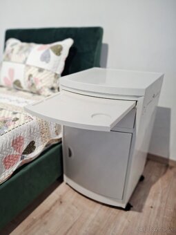 Nemocnicny stolik - 3