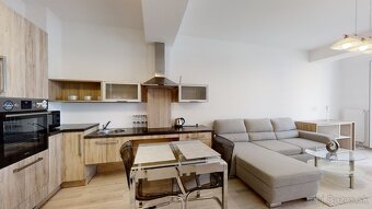 2i.byt Vietnamská ul., 1x GAR. PARKING v cene, 3/7p., loggia - 3