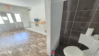 Obchodné priestory 18 m² vo výbornej lokalite – ZADAR, CHOR - 3