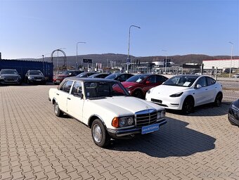 Mercedes Benz 123 200D - 3
