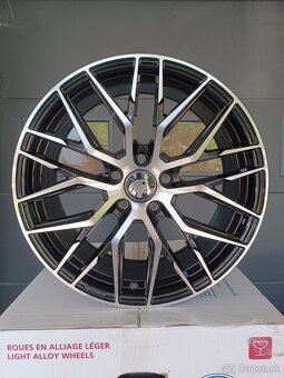 MAM RS4 R18 - 3