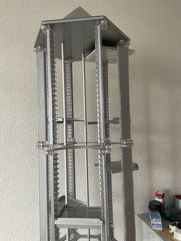 Predám otočný stojan na 225 CD - 3