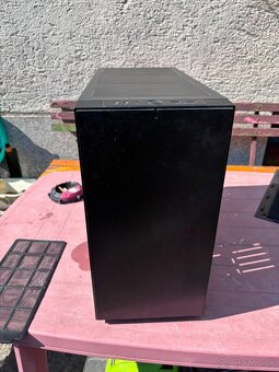 Fractal r5 ATX - 3
