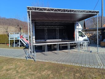 Pojazdné pódium - 3