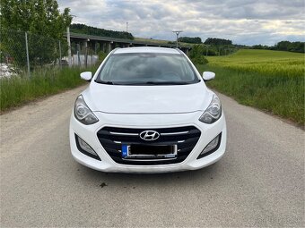 Hyundai i30 1.6crdi 81kw diesel - 3