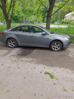 Predám Chevrolet cruze 2010 - 3