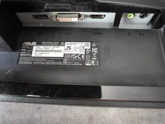 Predam monitor ASUS 24" VG248QE 144Hz - 3