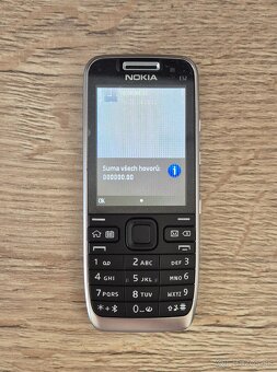 Nokia e52 - cierna - ako nova - 3