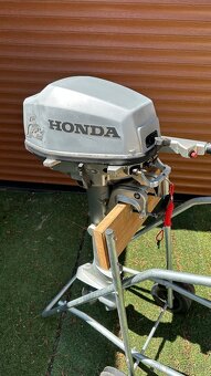 Predam zavesny lodny motor Honda 5 HP v dobrom stave štartuj - 3