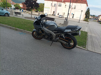 Kawasaki Ninja ZX6R - 3