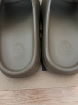 Yeezy slide - earth brown - 3