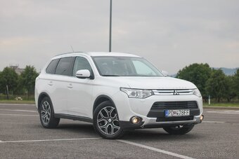 Mitsubishi Outlander 2.2 DI-D 7-MIESTNE - 3