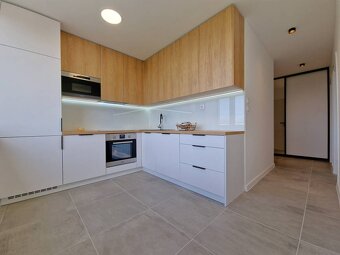 3i Fibichova, pri Auparku, 65m2 + 2x loggia, po novej rekonš - 3