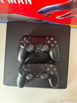 Playstation 4 slim - 3