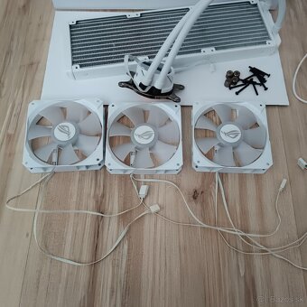ASUS ROG strix lc 360 RGB - white edition - 3