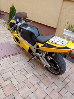 Suzuki gsxr 750 - 3