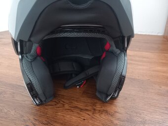 Prilba nepoužívaná veĺkosť L 59-60 - 3