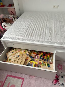 Manželská posteľ s madracom - 3