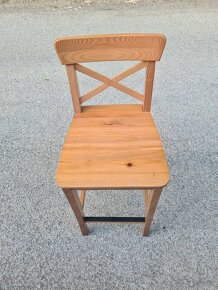 Predám barovú drevenú stoličku - 3