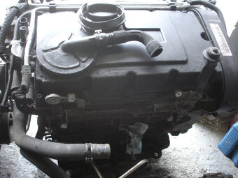 hlava, blok, agregat, motor 2,0 TDI 103kw octavia 2 skoda - 3