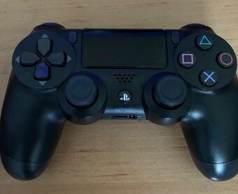 Predám PS4 - 3