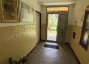 Ponúkam na predaj 3 izbový byt v pôvodnom stave v DS - 3