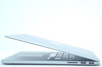 ZÁRUKA/Macbook Pro 15.4"/I7 2.5GHZ/16GB RAM/1TB SSD/CZ - 3