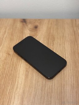 iPhone 15 Pro 256 GB - 3