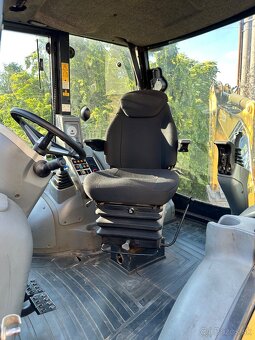 Komatsu wb 97S - 3