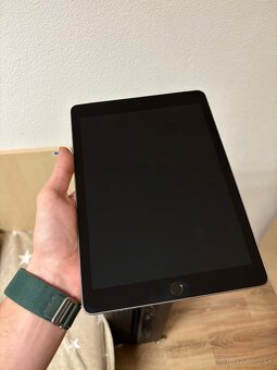 iPad 6th gen(6. generácia) 128GB Cellular - 3