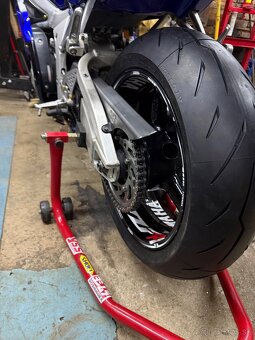 Yamaha R6 - 3