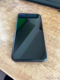 I phone 11 - 3