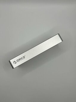ORICO M214 40Gbps M.2 NVMe Aluminum Striped SSD Enclosure - 3