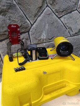 Potrubný laser Leica PIPER 100 (červený lúč) na kladenie od - 3
