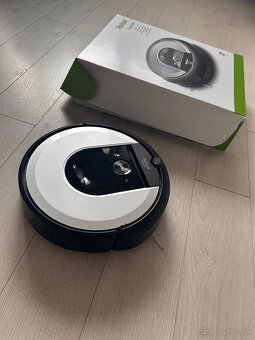 Predám vysávač iRobot Roomba i7 - 3