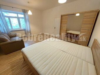 PRENÁJOM: VEĽKOMETRÁŽNY 1 IZBOVÝ BYT S LOGGIOU, CENTRUM - 3