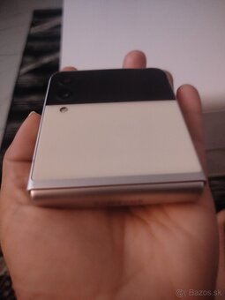 Samsung Galaxy z Flip3 - 3