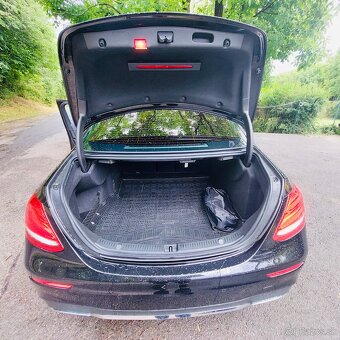 Mercedes Benz E200D - 3