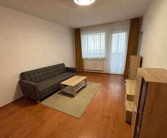 Na prenájom - 3,5 izbový byt, ul. Čiernovodská, Bratislava I - 3