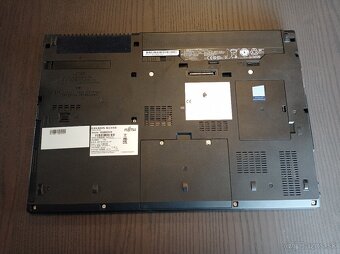 Notebook Fujitsu / i7 / 16GB / 512GB / 15.6" - 3
